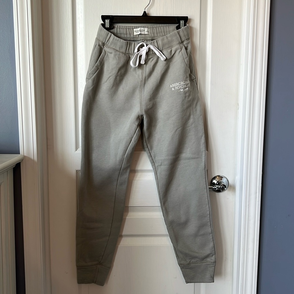 Women’s Cloudy-Grey Abercrombie & Fitch Sweatpants